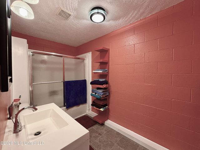 216 Trace Circle, Raymond, MS 39154