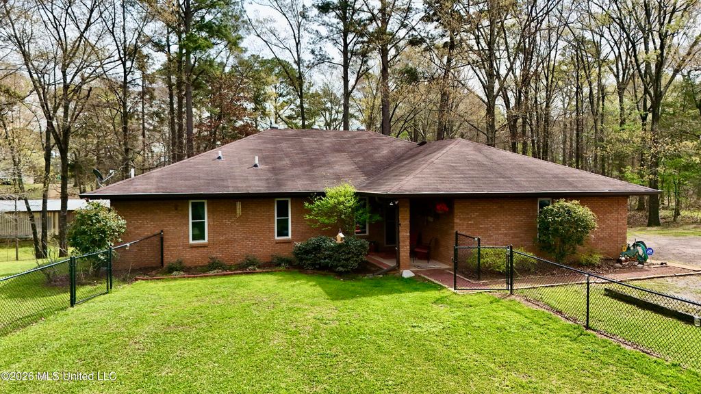 216 Trace Circle, Raymond, MS 39154
