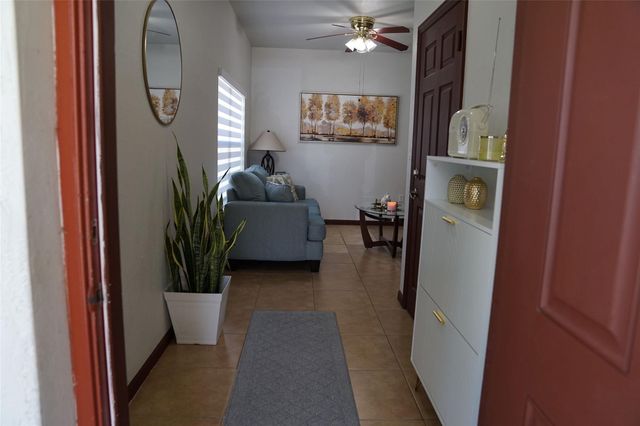 3024 NW 30th Way, Oakland Park, FL 33311