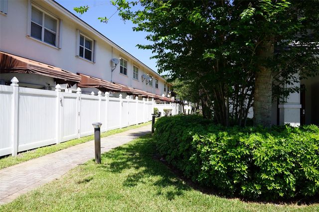 3024 NW 30th Way, Oakland Park, FL 33311