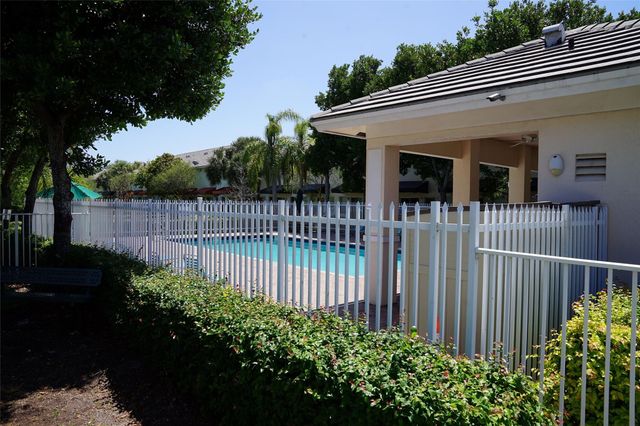 3024 NW 30th Way, Oakland Park, FL 33311