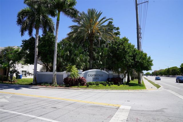 3024 NW 30th Way, Oakland Park, FL 33311