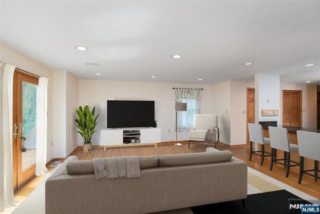 820 E Broad Street, Westfield, NJ 07090