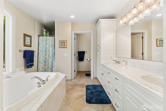 175 Oak Point Drive, Chehalis, WA 98532