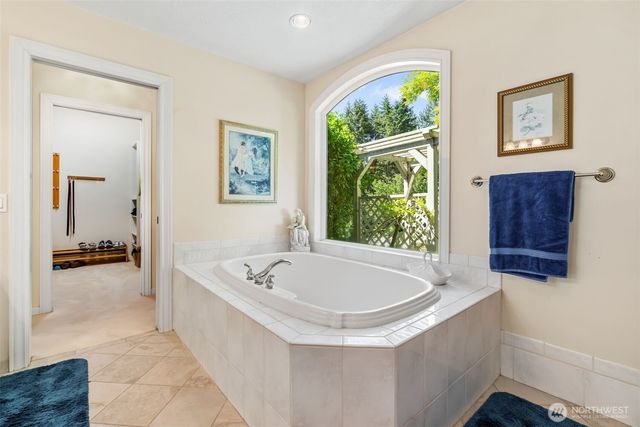 175 Oak Point Drive, Chehalis, WA 98532