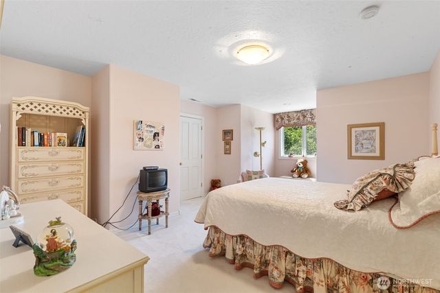 175 Oak Point Drive, Chehalis, WA 98532