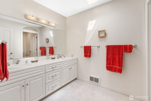 175 Oak Point Drive, Chehalis, WA 98532