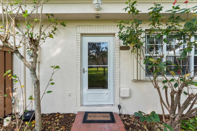 4290 Hazel Avenue C, Palm Beach Gardens, FL 33410