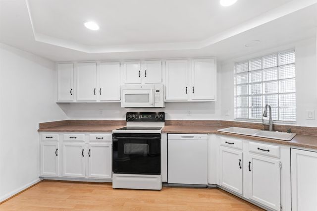 4290 Hazel Avenue C, Palm Beach Gardens, FL 33410