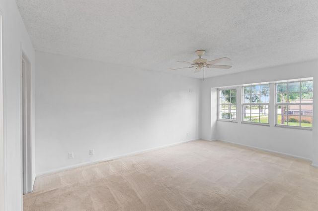 4290 Hazel Avenue C, Palm Beach Gardens, FL 33410
