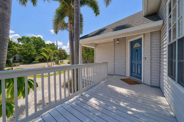 703 RIVERSIDE DRIVE, Tarpon Springs, FL 34689