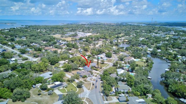 703 RIVERSIDE DRIVE, Tarpon Springs, FL 34689
