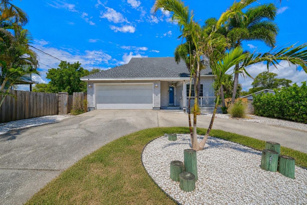 703 RIVERSIDE DRIVE, Tarpon Springs, FL 34689