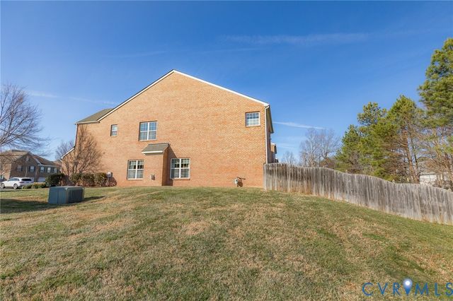 5221 Preston Square Loop, Glen Allen, VA 23059