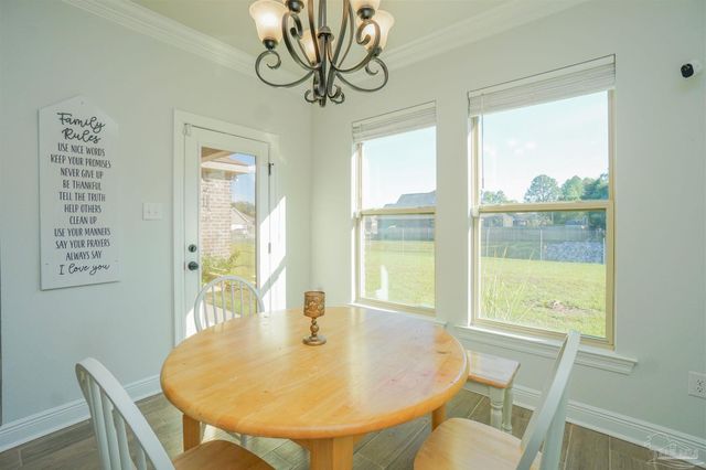 9953 Suwanee Ln, Pensacola, FL 32526