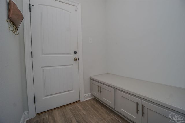 9953 Suwanee Ln, Pensacola, FL 32526