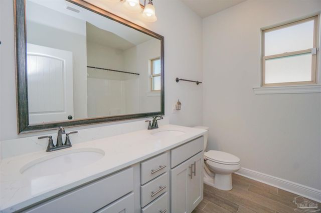 9953 Suwanee Ln, Pensacola, FL 32526