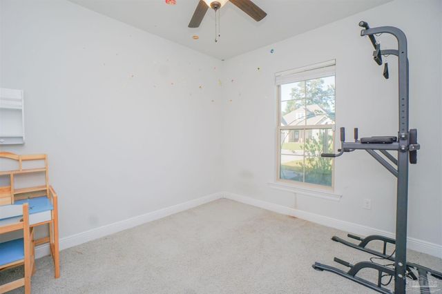 9953 Suwanee Ln, Pensacola, FL 32526