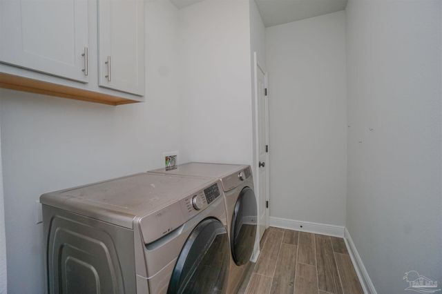 9953 Suwanee Ln, Pensacola, FL 32526