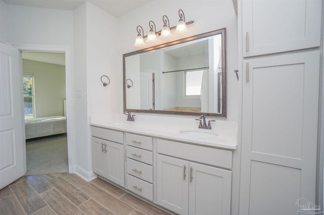 9953 Suwanee Ln, Pensacola, FL 32526