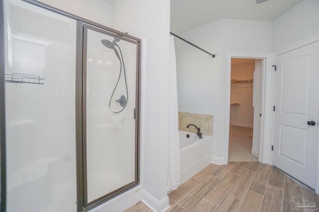 9953 Suwanee Ln, Pensacola, FL 32526