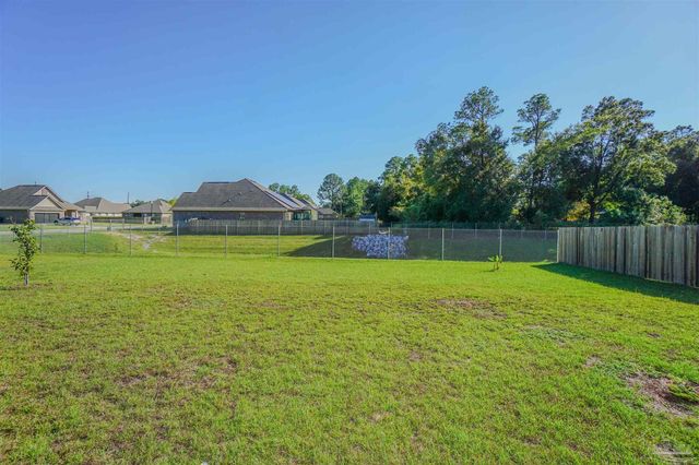 9953 Suwanee Ln, Pensacola, FL 32526
