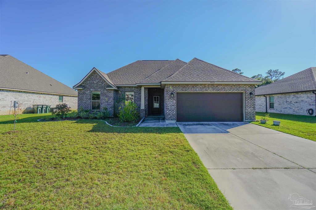 9953 Suwanee Ln, Pensacola, FL 32526
