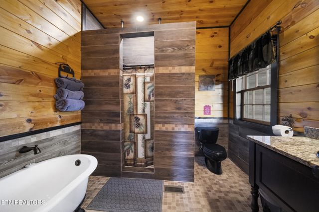 1156 Hemlock Drive, Gatlinburg, TN 37738