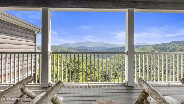 1156 Hemlock Drive, Gatlinburg, TN 37738