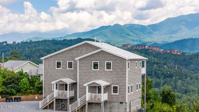 1156 Hemlock Drive, Gatlinburg, TN 37738
