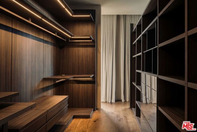 530 N La Jolla Avenue, Los Angeles, CA 90048