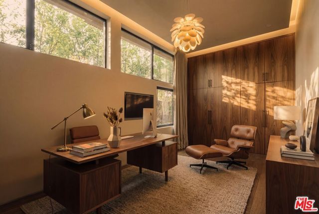 530 N La Jolla Avenue, Los Angeles, CA 90048