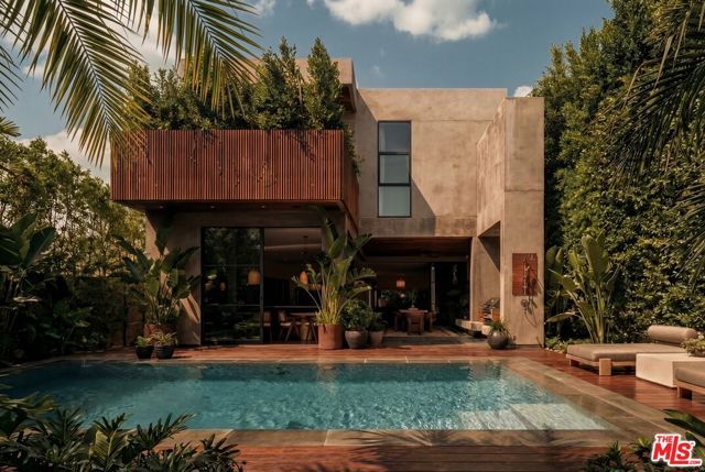 530 N La Jolla Avenue, Los Angeles, CA 90048