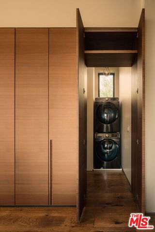 530 N La Jolla Avenue, Los Angeles, CA 90048