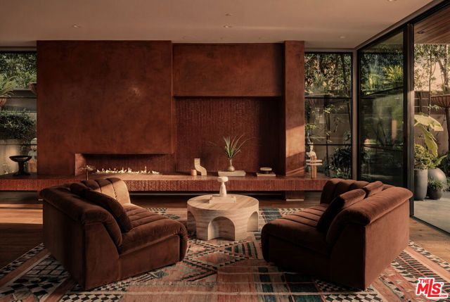 530 N La Jolla Avenue, Los Angeles, CA 90048