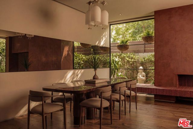 530 N La Jolla Avenue, Los Angeles, CA 90048