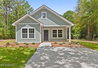 124 Readys Drive, Lucedale, MS 39452