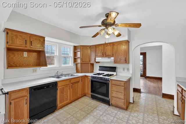 642 W Maplehurst Street, Ferndale, MI 48220