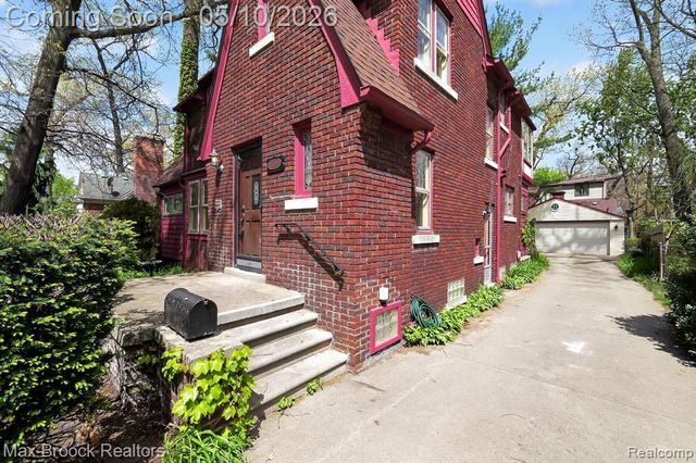 642 W Maplehurst Street, Ferndale, MI 48220