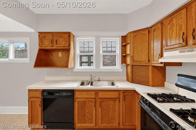 642 W Maplehurst Street, Ferndale, MI 48220