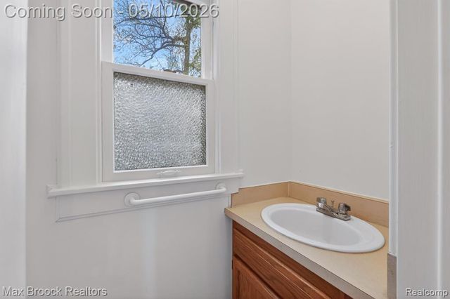 642 W Maplehurst Street, Ferndale, MI 48220