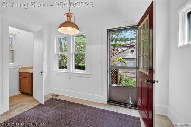 642 W Maplehurst Street, Ferndale, MI 48220