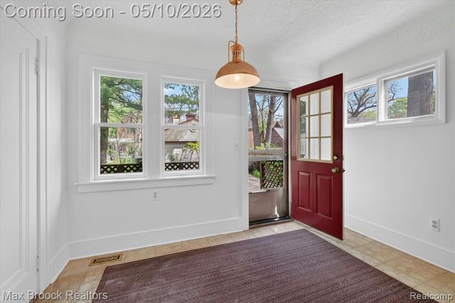 642 W Maplehurst Street, Ferndale, MI 48220