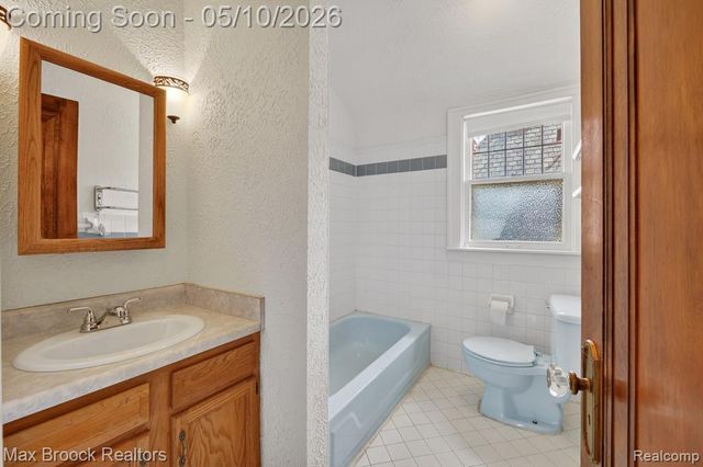 642 W Maplehurst Street, Ferndale, MI 48220