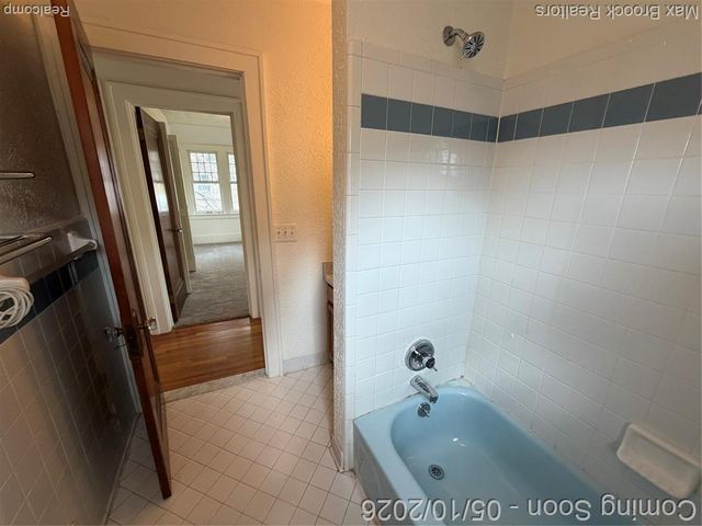 642 W Maplehurst Street, Ferndale, MI 48220