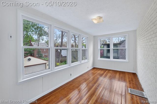 642 W Maplehurst Street, Ferndale, MI 48220