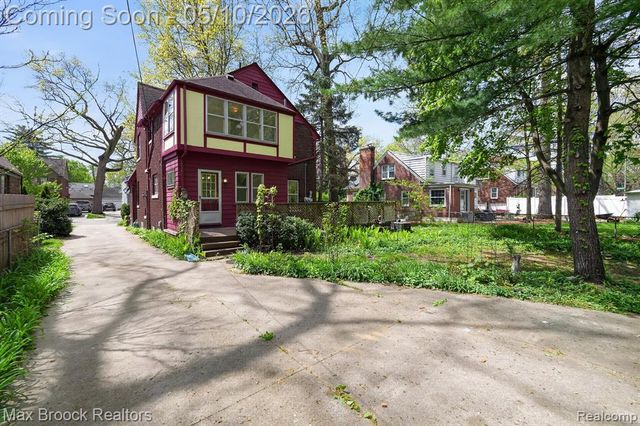 642 W Maplehurst Street, Ferndale, MI 48220