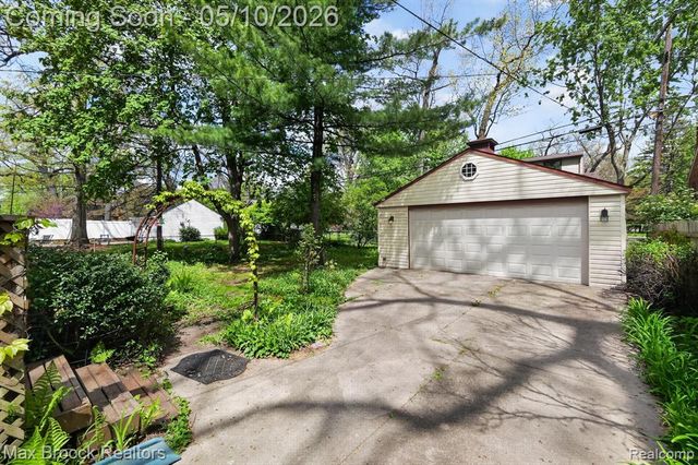 642 W Maplehurst Street, Ferndale, MI 48220