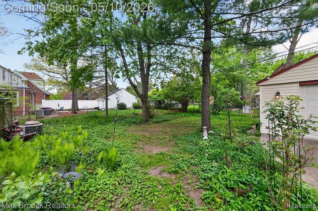 642 W Maplehurst Street, Ferndale, MI 48220
