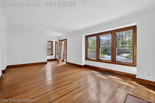 642 W Maplehurst Street, Ferndale, MI 48220